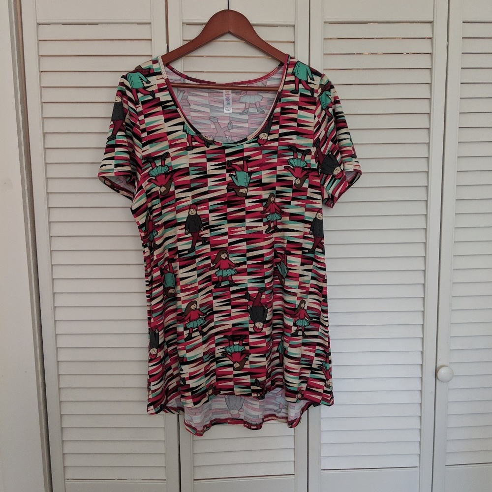 EUC Lularoe holiday classic tee.